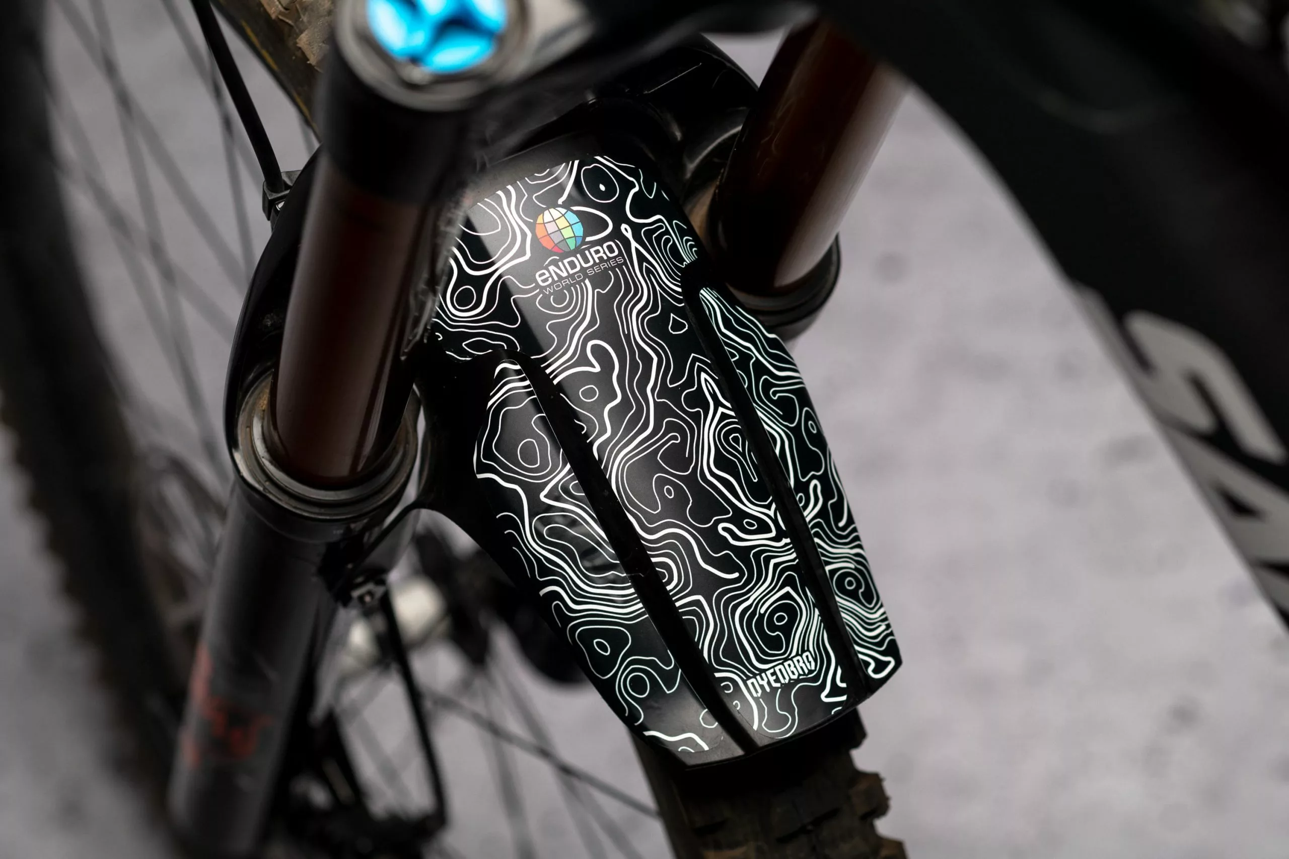 Dyedbro Spatbordstickers FOX 36-38 STD 2 Dyedbro Spatbordstickers FOX 36-38 STD - Afbeelding 2