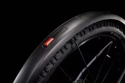 Cube Reaction Hybrid Performance 625 Allroad Metallicgrey N White E-Bike Hardtail Mountainbike -Goedkope Mountainbikes Winkel 533152 Cube Reaction Hybrid Performance 625 Allroad metallicgrey n white 2022 E Bike Hardtail Mountainbike 2 1280x1280