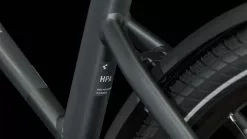 Cube Touring Hybrid ONE 625 Grey N White E-Bike Trekkingfiets Dames -Goedkope Mountainbikes Winkel 631052Z Cube Touring Hybrid ONE 625 grey n white 2023 E Bike Trekkingrad Damen 3 1280x1280