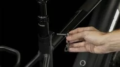 Cube Touring Hybrid Pro 500 Black N Metal E-Bike Trekkingfiets Heren -Goedkope Mountainbikes Winkel 631101 Cube Touring Hybrid Pro 500 black n metal 2023 E Bike Trekkingrad Herren 3 1280x1280