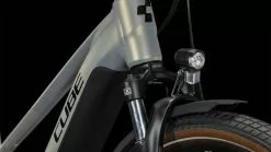 Cube Touring Hybrid Pro 625 Pearlysilver N Black E-Bike Trekkingfiets Dames -Goedkope Mountainbikes Winkel 631112Z Cube Touring Hybrid Pro 625 pearlysilver n black 2023 E Bike Trekkingrad Damen 4 1280x1280