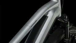 Cube Kathmandu Hybrid SLX 750 Polarsilver N Black E-Bike Trekkingfiets Dames -Goedkope Mountainbikes Winkel 631303Z Cube Kathmandu Hybrid SLX 750 polarsilver n black 2023 E Bike Trekkingrad Damen 1 1280x1280