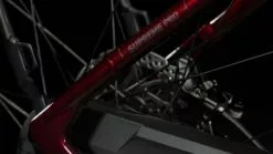 Cube Supreme Hybrid Pro 625 Red N Black E-Bike Trekkingfiets Lage Instap -Goedkope Mountainbikes Winkel 632112E Cube Supreme Hybrid Pro 625 red n black 2023 E Bike Trekkingrad Tiefeinsteiger 5 1280x1280
