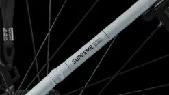 Cube Supreme RT Hybrid EXC 625 Flashwhite N Black E-Bike Trekkingfiets Lage Instap -Goedkope Mountainbikes Winkel 632262E Cube Supreme RT Hybrid EXC 625 flashwhite n black 2023 5 1280x1280