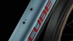 Cube Nuride Hybrid Performance 625 Allroad Metalblue N Red E-Bike Trekkingfiets Heren -Goedkope Mountainbikes Winkel 632662 Cube Nuride Hybrid Performance 625 Allroad metalblue n red 2023 E Bike Trekkingrad Herren 2 1280x1280