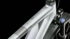 Cube Nuride Hybrid EXC 750 Allroad Polarsilver N Black E-Bike Trekkingfiets Heren 7 Cube Nuride Hybrid EXC 750 Allroad Polarsilver N Black E-Bike Trekkingfiets Heren -Goedkope Mountainbikes Winkel 632803 Cube Nuride Hybrid EXC 750 Allroad polarsilver n black 2023 E Bike Trekkingrad Herren 1 1280x1280