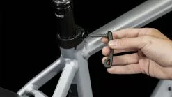 Cube Nuride Hybrid EXC 750 Allroad Polarsilver N Black E-Bike Trekkingfiets Heren 9 Cube Nuride Hybrid EXC 750 Allroad Polarsilver N Black E-Bike Trekkingfiets Heren -Goedkope Mountainbikes Winkel 632803 Cube Nuride Hybrid EXC 750 Allroad polarsilver n black 2023 E Bike Trekkingrad Herren 3 1280x1280