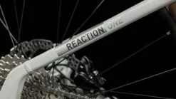 Cube Reaction Hybrid ONE 625 Lightgrey N Rose E-Bike Hardtail Mountainbike Lage Instap -Goedkope Mountainbikes Winkel 634072E Cube Reaction Hybrid ONE 625 lightgrey n rose 2023 E Bike Hardtail Mountainbike Tiefeinsteiger 3 1280x1280