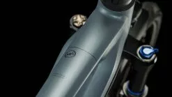 Cube Kathmandu Hybrid ABS 750 Smaragdgrey N Blue E-Bike Trekkingfiets Heren -Goedkope Mountainbikes Winkel 689803 Cube Kathmandu Hybrid ABS 750 smaragdgrey n blue 2023 E Bike Trekkingrad Herren 2 1280x1280