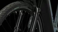 Cube Kathmandu Hybrid ABS 750 Smaragdgrey N Blue E-Bike Trekkingfiets Heren -Goedkope Mountainbikes Winkel 689803 Cube Kathmandu Hybrid ABS 750 smaragdgrey n blue 2023 E Bike Trekkingrad Herren 3 1280x1280